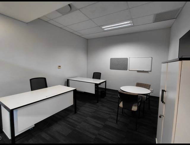 2,905M² OFFICE TO LET IN BRYANSTON